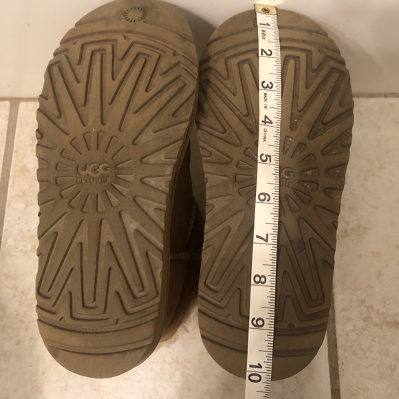 UGG mini bailey button shoes Size 4 Kids: Size 6 Womens balletcore athletic - Picture 8 of 11